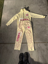 Load image into Gallery viewer, Cream and Pink SweatSuit Set
